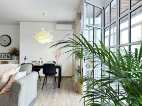 Your Sunny & Spacious Portview Home